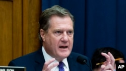 Anggota DPR AS Mike Turner berbicara dalam sidang Komite Layanan Senjata DPR AS di Gedung Capitol, Washington, pada 29 September 2021. (Foto: Rod Lamkey/Pool via AP, File)