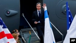 Blinken po dolasku u Izrael (Foto: Evelyn Hockstein/Pool Photo via AP)