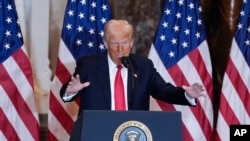 သမ္မတ ထရမ့်ဟာ အထက်နဲ့အောက်လွှတ်တော် နှစ်ရပ်ပေါင်းကိုပြောကြားတဲ့ မိန့်ခွန်းအဖွင့်မှာ “အမေရိကန် ပြန်လာပြီ” ဆိုပြီး ကြုံးဝါးပါတယ်။