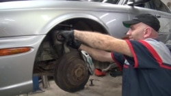In US Town That Embraces Refugees, Auto Shop Business Flourishes