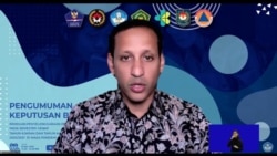 Mendikbud Nadiem Makarim dalam telekonferensi pers di Jakarta, Jumat (20/11). (Foto:VOA)