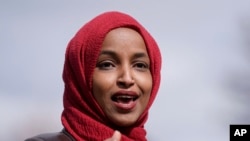 Ilhan Omar berbicara di Brooklyn Center, 20 April 2021. (Foto: AP)