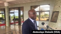 Remis Dandjinou, porte-parole du gouvernement, Ouagadougou, Burkina, 14 septembre 2018. (VOA/ Abdoulaye Diabaté)