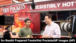 Зйомки програми «Король сендвічів» телеканалу “Food Network” з ведучим Джеффом Моро. Фото: AP.