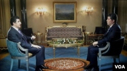Prime Minister of the Kurdistan Regional Government in Iraq, Nechirvan Barzani (L) speaks to VOA's Ali Javanmardi during a recent interview.