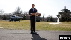 Обама на галявині позаду Білого дому. 20-те березня.