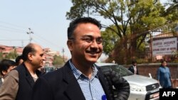 བལ་ཡུལ་གྱི་ཀན་ཏི་པུར་ཚགས་པར་གྱི་རྩོམ་སྒྲིག་པ་ཟུར་པ་སུ་དྷིར་ཤར་མས་