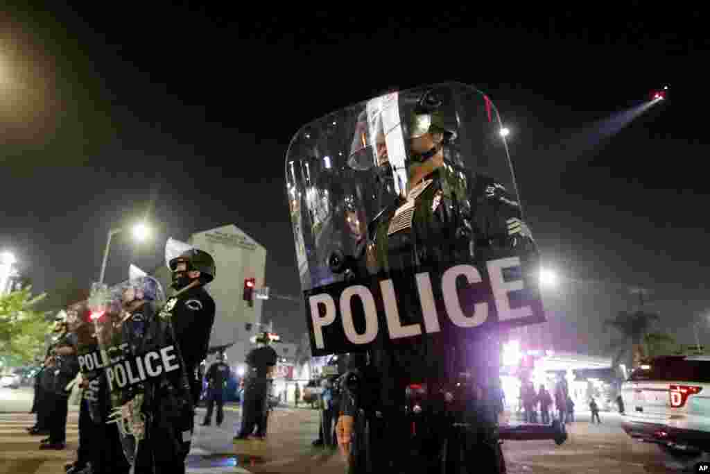La police est dans les rues à Los Angeles, le 3 novembre 2020.