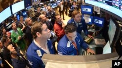 Các chỉ số chính trên thị trường New York giảm khoảng 0,7% vào chiều thứ Tư.