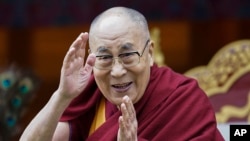 Pemimpin spiritual Tibet, Dalai Lama di Buddha Park, Bomdila, Arunachal Pradesh, India, 5 April 2017. (Foto: dok).