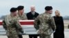Presiden AS Joe Biden dan ibu negara Jill Biden menghadiri penyerahan jenazah tiga tentara AS yang terbunuh di Yordania dalam serangan pesawat tak berawak yang dilakukan militan yang didukung Iran, di Pangkalan Angkatan Udara Dover di Dover, Delaware, AS, 2 Februari 2024. 