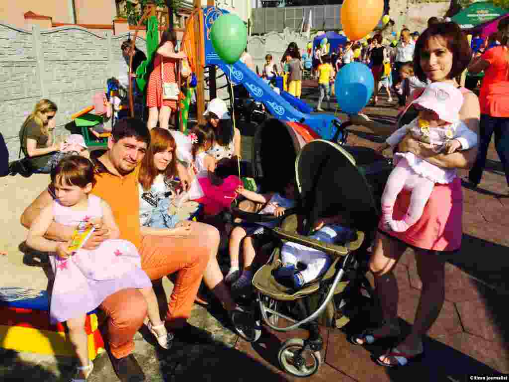 Maxim Maslyuk and his family fled Luhansk nine months ago but still struggle to adapt in Kyiv​, June 3, 2015. (Daniel Schearf/VOA)