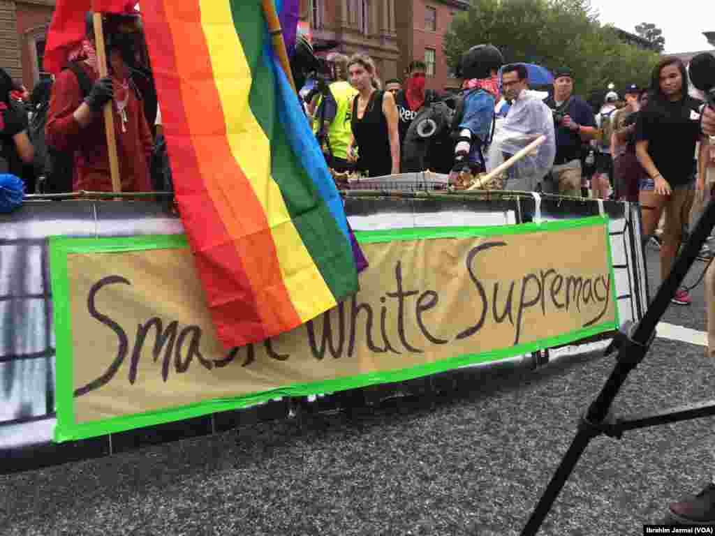 Zanga Zangar 'Yan Rajin Kare Farar Fata Da Masu Adawa Da Su A Birnin Washington D C