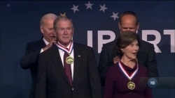 Джорджа Буша-молодшого нагородили медаллю Свободи. Відео