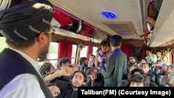 د پاکستان د کراچۍ ښار کې افغانستان قونسلګري چې د طالبانو له خوا اداره کیږي ویلي چې تیرو دوو کلنو کې یې د هڅو په ترڅ کې ۴۲۶۸ افغانان له بند څخه خوشې کړي دي. (عکس ارشیف).