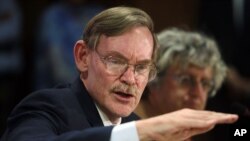 Боб Зеллик, колишній президент Світового банку та високопосадовець Держдепу США, - один із найвпливовіших прихильників передачі Україні російських коштів, заарештованих на Заході. Архівне фото. AP Photo/Mustafa Quraishi