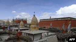 གློ་སྨོན་ཐང་མཆོད་རྟེན་