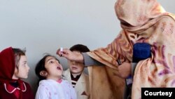 Polio teams in action. The virus continues to be a problem in Pakistan and Afghanistan. (Walid Abbas / Polio Eradication Initiative, Pakistan)