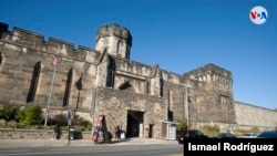 Exteriores de la histórica Penitenciaría del Estado de Pensilvania, en Filadelfia. En esta prisión purgaron sus condenas famosos bandidos como el gánster Alphonse "Scarface" Al Capone. [Foto: Ismael Rodríguez]