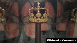 Beberapa perhiasan kerajaan Swedia (foto ilustrasi: Wikipedia)