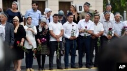 Bu yil birinchi prezidentini ko'mgan xalq yangi rahbari ijobiy o'zgarishlar qiladi degan umidda