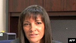 Nữ đặc vụ của Cơ quan Bài trừ Ma túy Hoa Kỳ (DEA) Violet Szeleczky