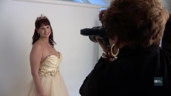 Фотопроект, що допомогає жінкам побачити себе у новому світлі після раку. Відео