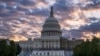 2023年10月10日落日时分的美国国会大厦。