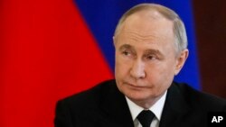 Presiden Rusia Vladimir Putin mengesahkan aturan yang mengizinkan penyitaan aset-aset AS di Rusia.