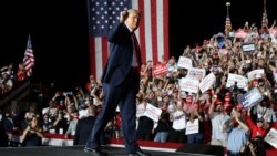 Publika na mitingu predsednika na Floridi