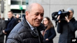 Le ministre français des Affaires étrangères, Jean-Yves Le Drian, s à Bruxelles, mardi 7 janvier 2020.