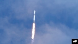 A SpaceX Falcon 9 rocket with a crew of two lifts off from launch pad 40 at the Cape Canaveral Space Force Station at Cape Canaveral, Florida, Sept. 28, 2024.