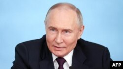 Vladimr Putin u razgovoru sa urednicima međunarodnih novinskih agencija, 5. jun 2024. (Valentina PEVTCOVA / POOL / AFP)