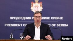 Arhiva - Predsednik Srbije Aleksandar Vučić obraća se naciji, u Beogradu, 8. jula 2020. (Foto: Rojters, Marko Đurica)