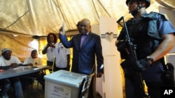 Lesotho's Prime Minister Thomas Thabane casts his vote in Maseru, Feb. 28, 2015. 