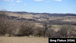 The rolling hills of Jo Daviess County, Ill., Marion Eden says, make many of the issues facing the nation seem “not anything that I am that concerned about,” he said.