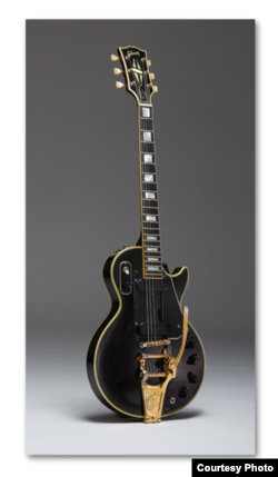 Les Paul's Original 1954 Black Custom 'Black Beauty" (Photo: Courtesy Guernsey's Auction House)