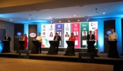 El sábado 3 de octubre de 2020, los siete candidatos presidenciales participaron en un "foro" en la ciudad de Santa Cruz.