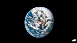 ภาพถ่ายโลก เมื่อวันที่ 18 พ.ค. 1969 จากองค์การบริหารการบินและอวกาศแห่งชาติของสหรัฐฯ หรือ นาซ่า (NASA)