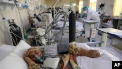 په افغانستان کې د کرونا ویروس د ټولو مثبتو پېښو شمېر ۵۵۴۷۳ ته پورته شو.