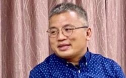 香港记者协会主席陈朗升表示，国安法实施后有香港新闻工作者被检控，他认为某些方面香港的新闻工作环境可能比中国大陆更差，担心《基本法》对新闻自由的保障不够全面 (美国之/音汤惠芸)