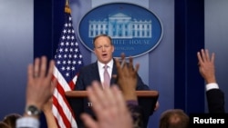 White House spokesman Sean Spicer holds a press briefing at the White House in Washington, D.C., Jan. 23, 2017. 