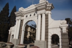 北京清华大学校门