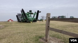 Modern farming is an expensive enterprise and hard for a young person to pursue. The U.S. Department of Agriculture's 2012 census shows that the average principal operator of a farm in the United States is now a 58-year-old male. Between 1997 and 2012 there was a nearly 20 percent drop in the number of new farmers. (G. Flakus/VOA)