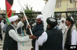 Xalqning tinkasi qurigan, urushlardan to'ygan. Tolibon deganda odamlarning ko'z oldiga zulm va qon to'kish keladi. Ular bunday kelajak istamaydi.