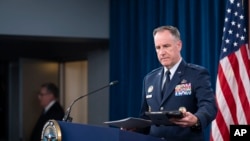 За словами Райдера, який коментував питання журналістів про контрнаступ, недоречним було б підбивати рахунок прямо під час бою. Фото: AP