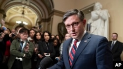 Спікер Палати Представників, республіканець, Майк Джонсон.