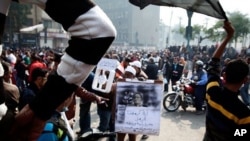 On the fourth day of protests in Cairo, Tahrir Square swells with people, November 22, 2011.