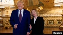 دونالد ترامپ، رئیس جمهوری منتخب آمریکا، و جورجیا ملونی، نخست‌وزیر ایتالیا. عمارت مارالاگو، فلوریدا. شنبه ۱۵ دی ۱۴۰۳