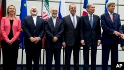 From left to right: European Union High Representative Federica Mogherini, Iranian Foreign Minister Mohammad Javad Zarif, Head of the Iranian Atomic Energy Organization Ali Akbar Salehi, Russian Foreign Minister Sergey Lavrov, British Foreign Secretary Ph